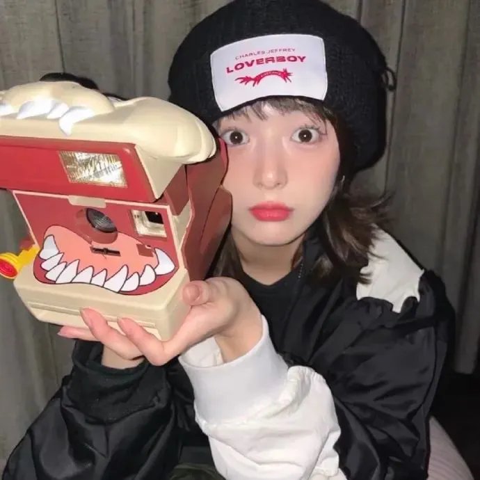 不认识的女友
